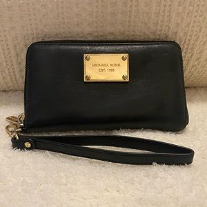 Michael Kors Wristlet wallet-Black/Gold